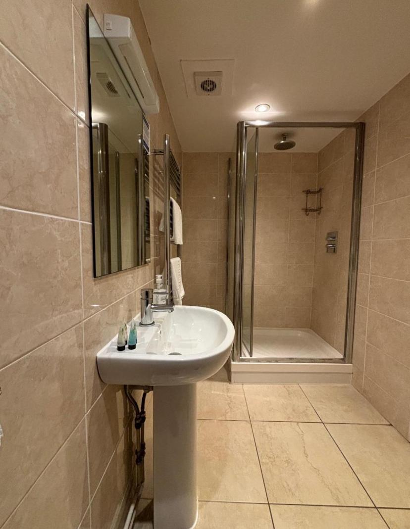 Stay And Relax At The Yew Tree Manuden エクステリア 写真